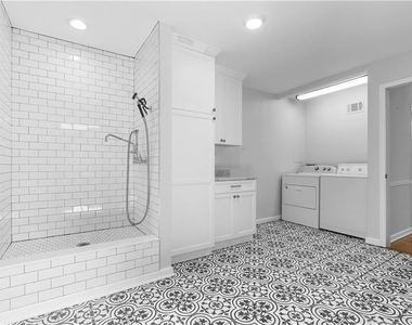 2661 Fleur De Lis Place - Photo Thumbnail 10
