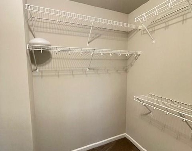 3816 Thackary Drive - Photo Thumbnail 11