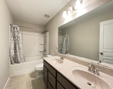 3816 Thackary Drive - Photo Thumbnail 24