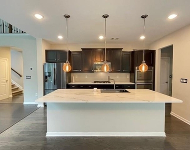 3816 Thackary Drive - Photo Thumbnail 4