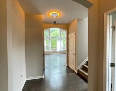 3816 Thackary Drive - Photo Thumbnail 8