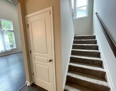 3816 Thackary Drive - Photo Thumbnail 9