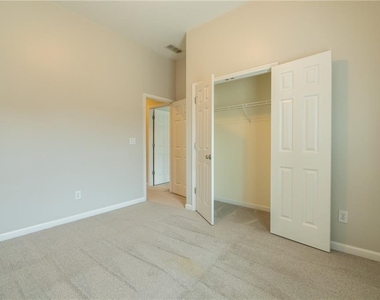 4746 Legacy Cove Lane - Photo Thumbnail 16