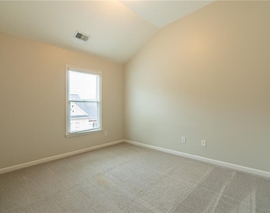 4746 Legacy Cove Lane - Photo Thumbnail 14