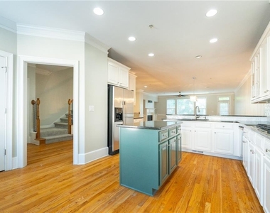 4746 Legacy Cove Lane - Photo Thumbnail 4