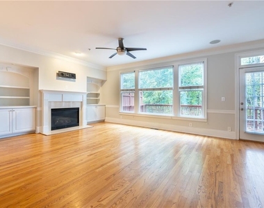 4746 Legacy Cove Lane - Photo Thumbnail 9