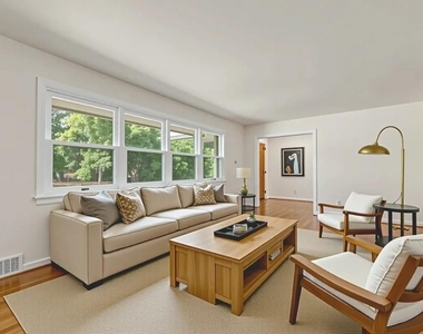 2127 Desmond Drive - Photo Thumbnail 14