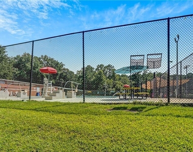 2127 Desmond Drive - Photo Thumbnail 23