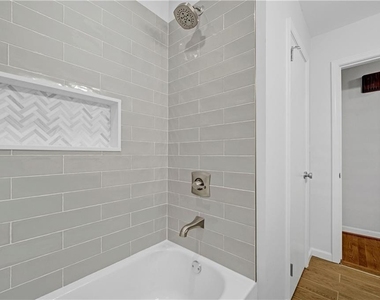 2127 Desmond Drive - Photo Thumbnail 10