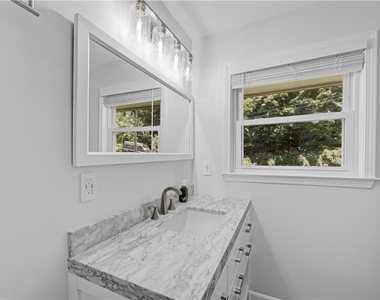 2127 Desmond Drive - Photo Thumbnail 7