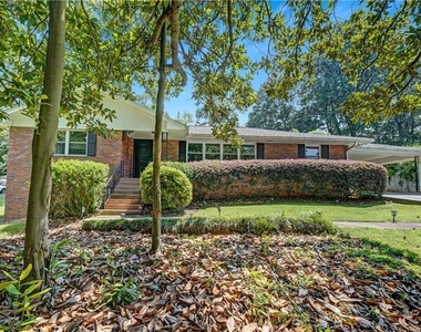 2127 Desmond Drive - Photo Thumbnail 3