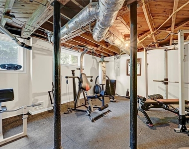 2127 Desmond Drive - Photo Thumbnail 16