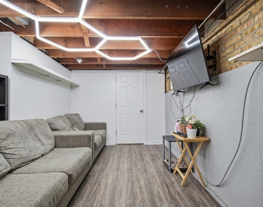 6230 W Foster Avenue - Photo Thumbnail 13