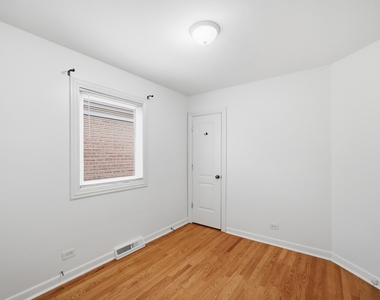 6230 W Foster Avenue - Photo Thumbnail 7