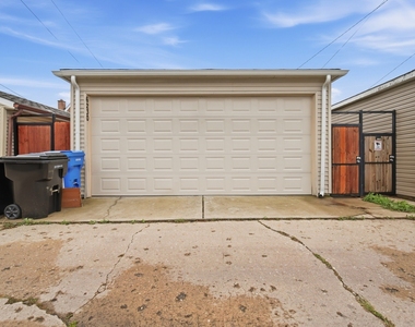 6230 W Foster Avenue - Photo Thumbnail 19