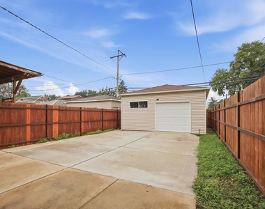 6230 W Foster Avenue - Photo Thumbnail 17