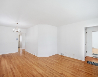 6230 W Foster Avenue - Photo Thumbnail 3