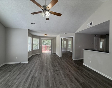 1101 Sandy Lane Drive - Photo Thumbnail 13