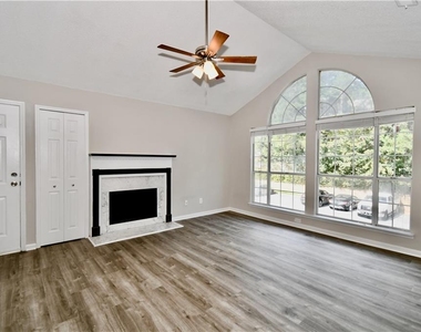 1101 Sandy Lane Drive - Photo Thumbnail 3