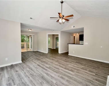 1101 Sandy Lane Drive - Photo Thumbnail 5