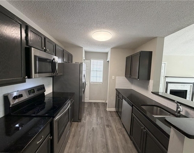 1101 Sandy Lane Drive - Photo Thumbnail 18