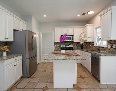 272 Birchmore Walk - Photo Thumbnail 7