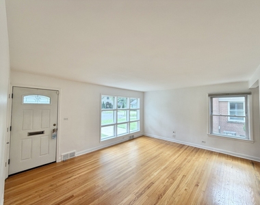 5816 W Greenleaf Avenue - Photo Thumbnail 3