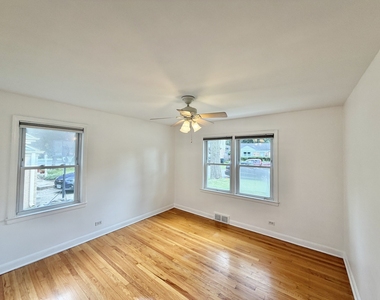 5816 W Greenleaf Avenue - Photo Thumbnail 9