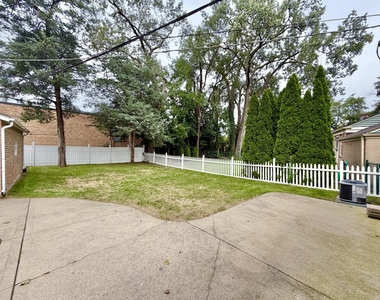5816 W Greenleaf Avenue - Photo Thumbnail 20