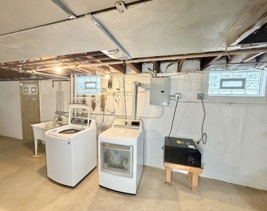 5816 W Greenleaf Avenue - Photo Thumbnail 15