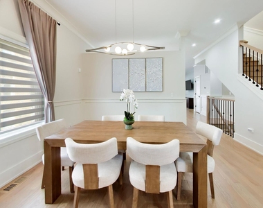 700 E 46th Street - Photo Thumbnail 6
