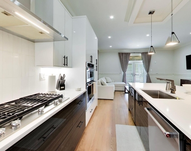 700 E 46th Street - Photo Thumbnail 10