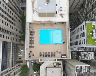 233 E Erie Street - Photo Thumbnail 23