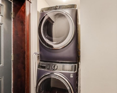 3106 W Lyndale Street - Photo Thumbnail 24