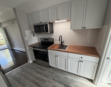 6901 N Ridge Boulevard - Photo Thumbnail 10
