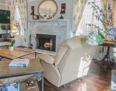 7626 N Greenview Avenue - Photo Thumbnail 2