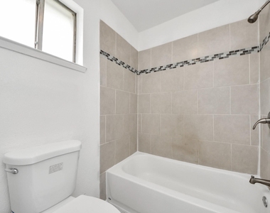 7410 La Place Drive - Photo Thumbnail 28