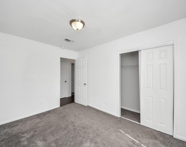 7410 La Place Drive - Photo Thumbnail 21