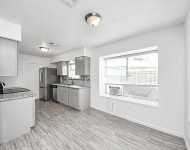 7410 La Place Drive - Photo Thumbnail 10