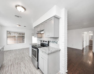 7410 La Place Drive - Photo Thumbnail 18