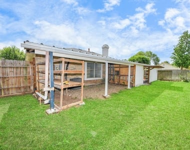 7410 La Place Drive - Photo Thumbnail 34
