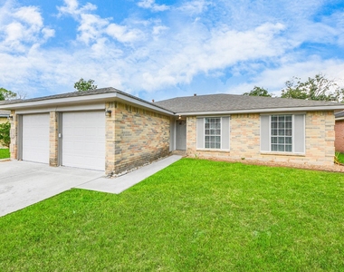 7410 La Place Drive - Photo Thumbnail 4