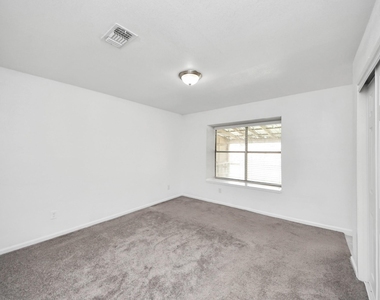 7410 La Place Drive - Photo Thumbnail 24