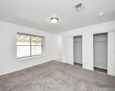 7410 La Place Drive - Photo Thumbnail 25