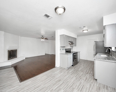 7410 La Place Drive - Photo Thumbnail 11