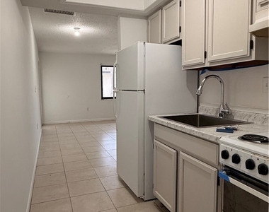 3318 Del Prado Boulevard S - Photo Thumbnail 5