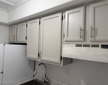3318 Del Prado Boulevard S - Photo Thumbnail 1