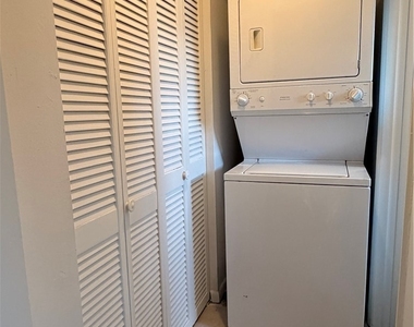 3318 Del Prado Boulevard S - Photo Thumbnail 7