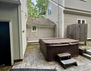 11 Hobbs - Photo Thumbnail 3