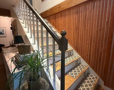 11 Hobbs - Photo Thumbnail 5